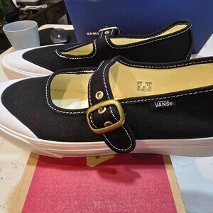 Vans NEW Mary Jane Sneakers Black/White Womens Size US 9 Ballet Slipper NEW